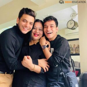 Vishal Jethwa with his mother and brother