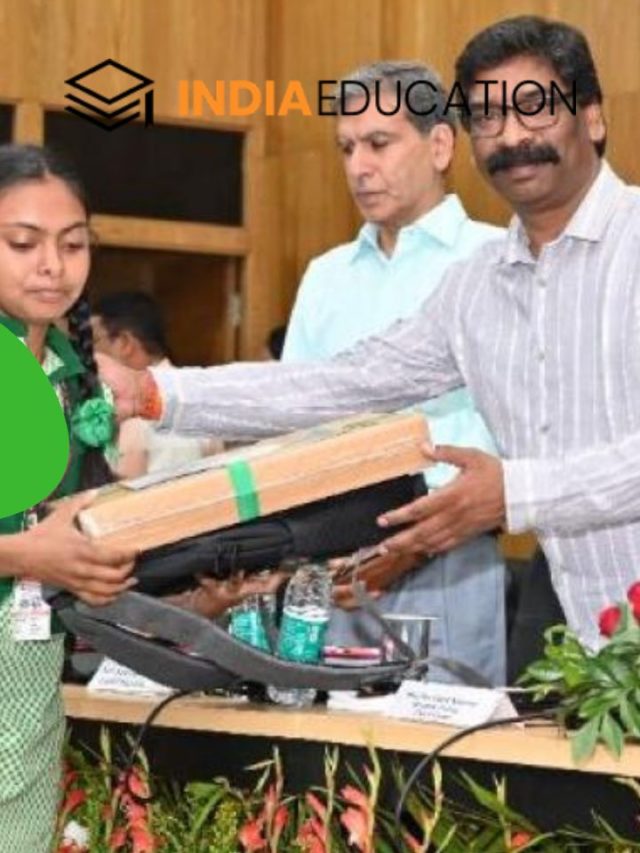 Jharkhand CM Felicitates CBSE, ICSE, JAC, and Olympiad Toppers with Cash Prizes