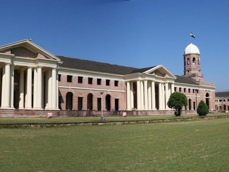 Top 15 Most Beautiful College Campus In India